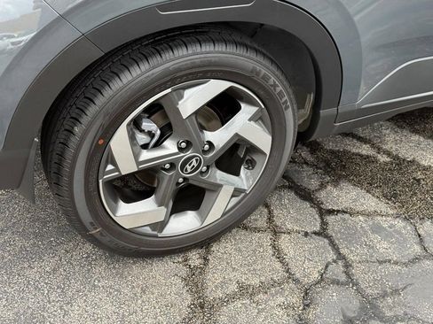 Used 2026 Hyundai Venue SEL FWD image 4