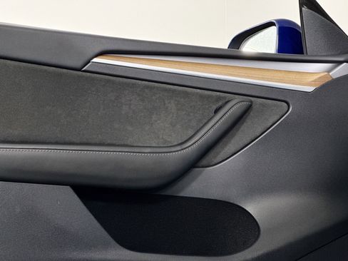 Used 2023 Tesla Model Y Performance image 17