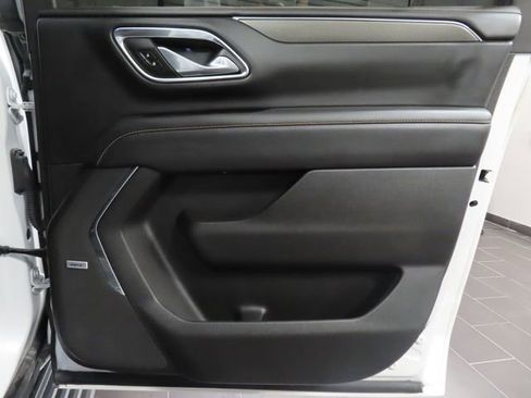 Used 2023 GMC Yukon XL AT4 AWD/4WD image 13