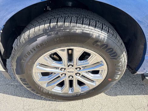 Used 2025 Ford F150 Lariat w/ Equipment Group 502A High image 11