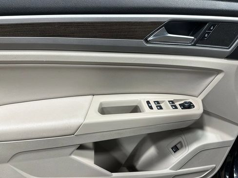Used 2019 Volkswagen Atlas SE w/ Panoramic Sunroof Package AWD/4WD image 10
