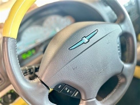 Used 2002 Ford Thunderbird image 17
