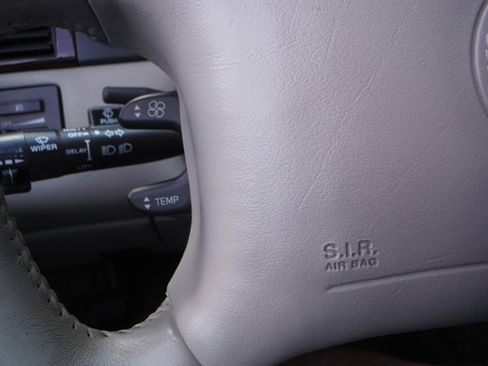 Used 1998 Cadillac Eldorado FWD image 26