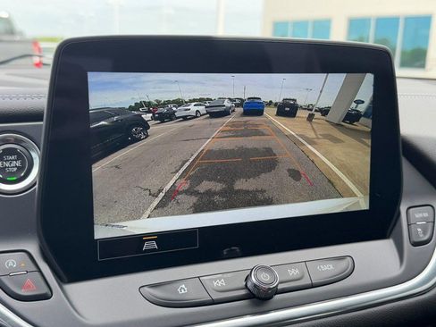 Used 2023 Chevrolet Blazer LT FWD image 19