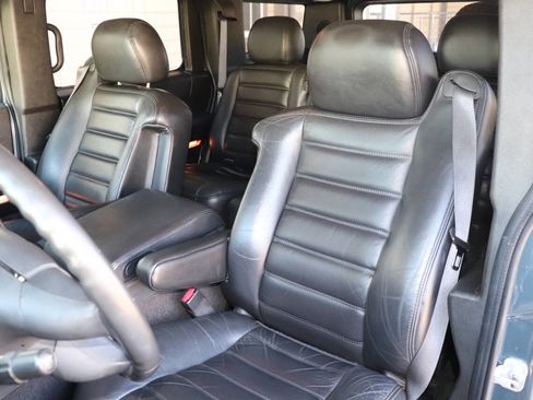 Used 2005 HUMMER H2 w/ Preferred Equipment Group image 20