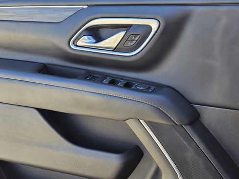 Used 2021 GMC Yukon XL SLT w/ SLT Luxury Plus Package image 27