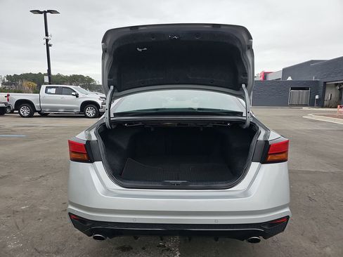 Used 2023 Nissan Altima 2.5 SR FWD image 16