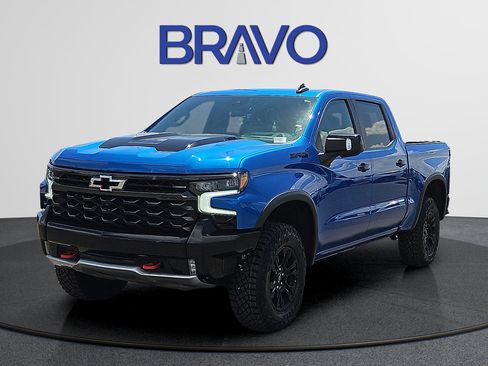 Used 2023 Chevrolet Silverado 1500 ZR2 w/ Technology Package AWD/4WD image 1