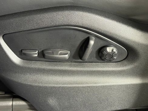 Certified 2025 Porsche Cayenne S image 29