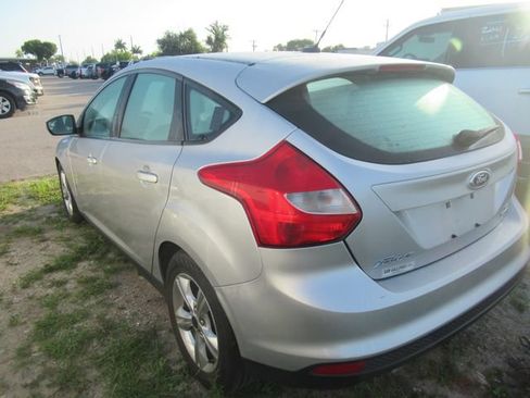Used 2013 Ford Focus SE FWD image 4
