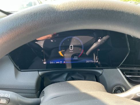 Used 2025 Chevrolet TrailBlazer LT AWD/4WD image 35