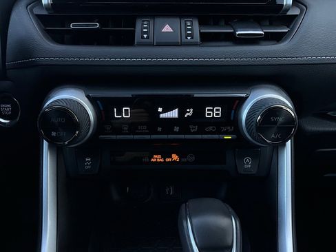 Used 2024 Toyota RAV4 XLE Premium image 28