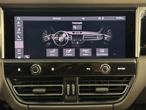 Used 2023 Porsche Macan image 27