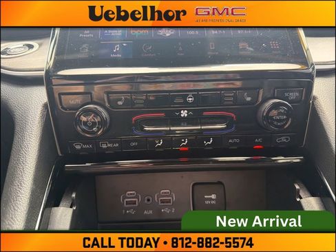Used 2023 Jeep Grand Cherokee Limited w/ Trailer Tow Prep Group (B) AWD/4WD image 25
