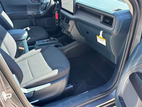 New 2025 Ford Maverick XL image 13