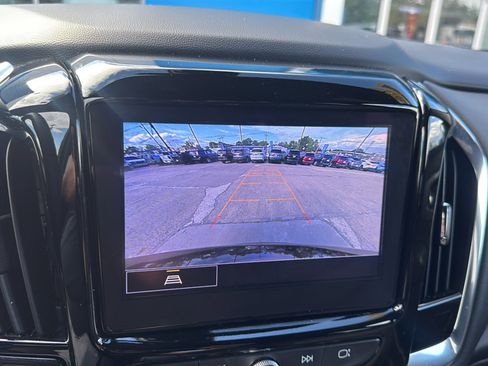 Used 2023 Chevrolet Traverse LT AWD/4WD image 38