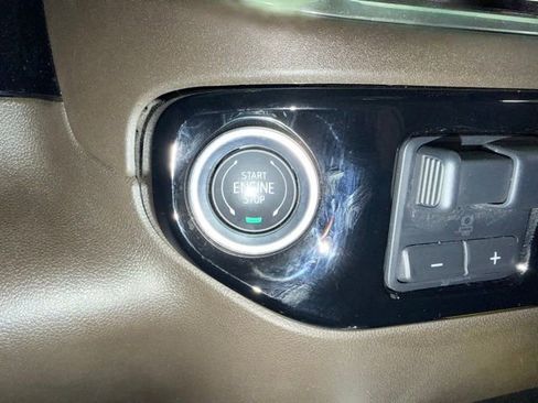Certified 2025 Chevrolet Silverado 1500 LTZ w/ LTZ Premium Package AWD/4WD image 17