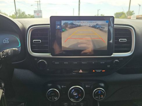 Used 2023 Hyundai Venue SEL image 28