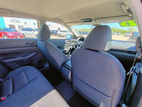 Used 2025 Nissan Altima 2.5 SV FWD image 22