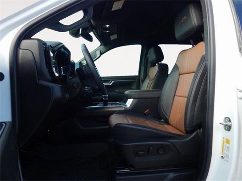 Used 2025 Chevrolet Silverado 1500 High Country w/ LPO, Dark Essentials Package image 11