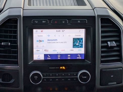 Used 2021 Ford Expedition XLT AWD/4WD image 19