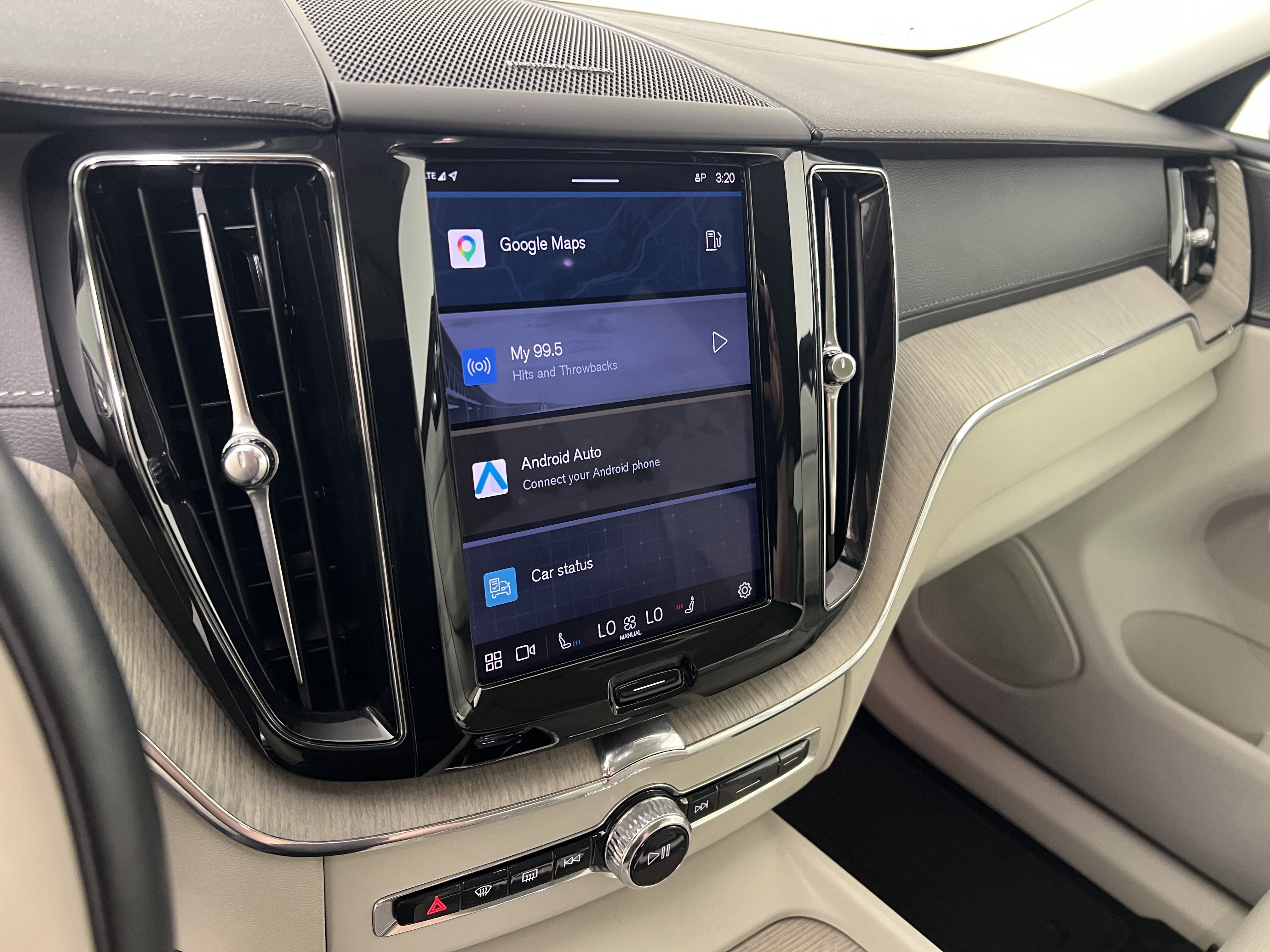 Used 2022 Volvo XC60 B5 Inscription w/ Advanced Package AWD/4WD image 29