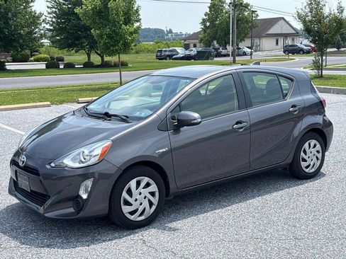 Used 2015 Toyota Prius C Two FWD image 3