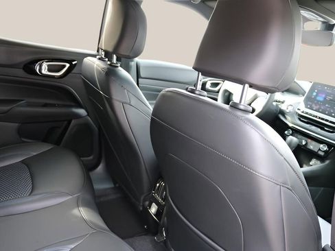 New 2026 Jeep Compass Latitude AWD/4WD image 18