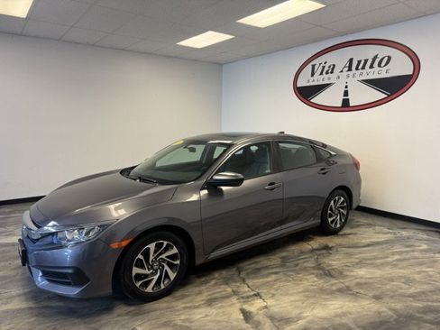 Used 2018 Honda Civic EX image 6