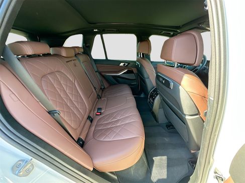 Used 2024 BMW X5 sDrive40i w/ Premium Package image 28