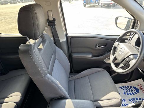 Used 2023 Nissan Frontier SV image 21
