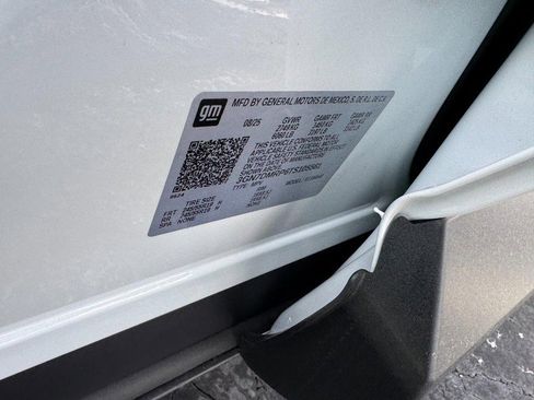 New 2026 Chevrolet Equinox EV LT image 39