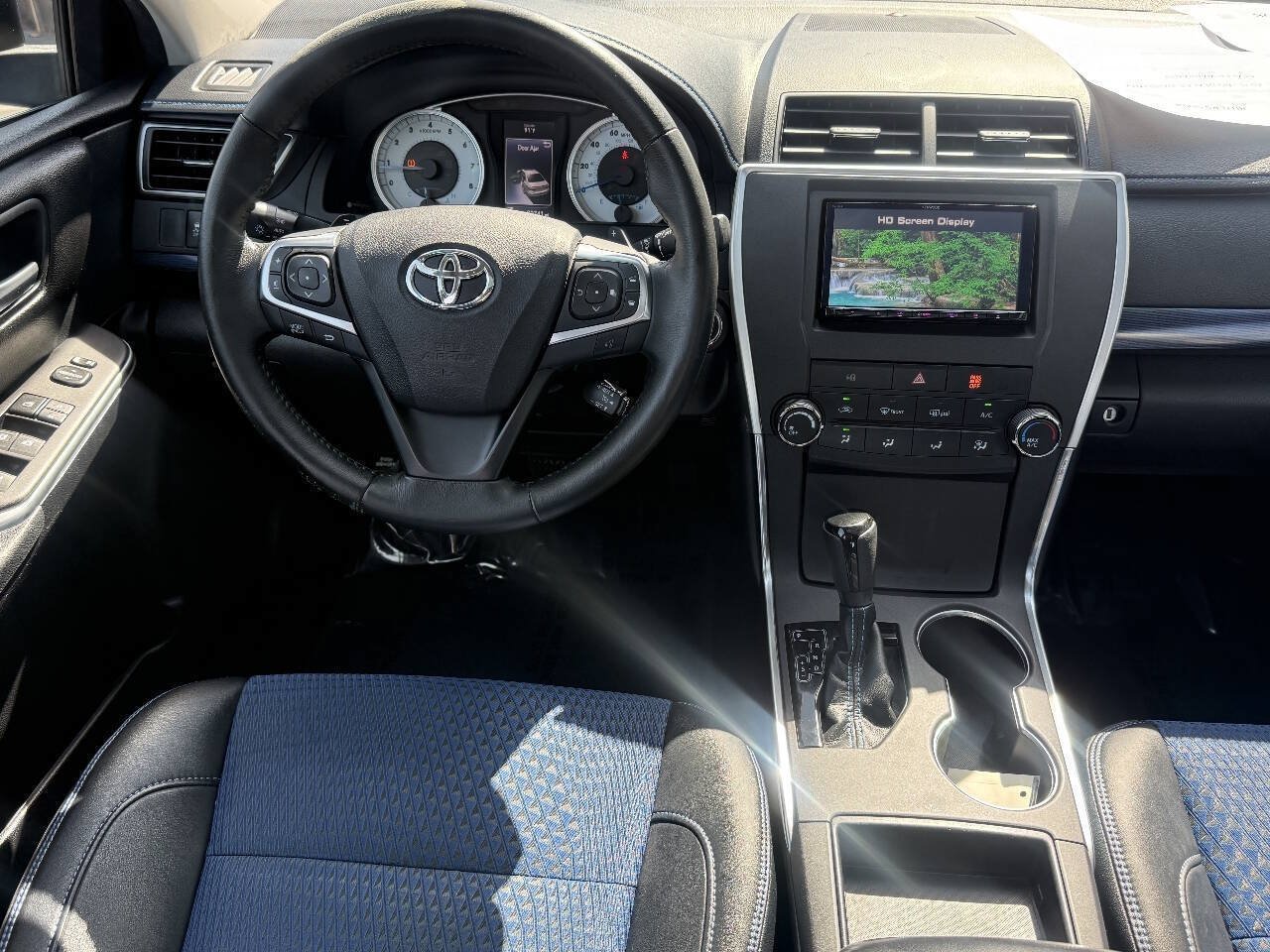 Used 2016 Toyota Camry SE FWD image 8