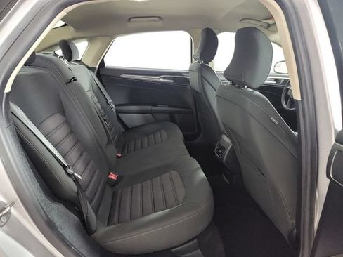 Certified 2017 Ford Fusion SE w/ Fusion SE Technology Package FWD image 18