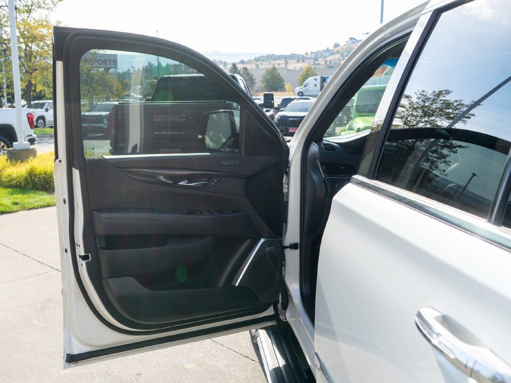 Used 2019 Cadillac Escalade Platinum AWD/4WD image 21