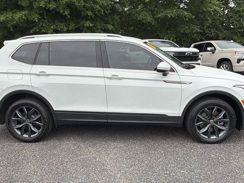 Used 2022 Volkswagen Tiguan SE FWD image 8