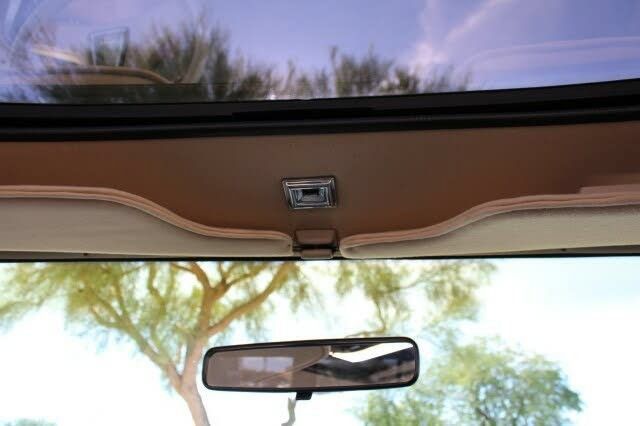 Used 1990 Jeep Grand Wagoneer AWD/4WD image 58