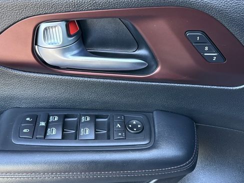 Used 2020 Chrysler Pacifica Limited image 21