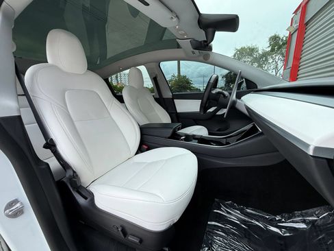 Used 2020 Tesla Model Y Long Range AWD/4WD image 23