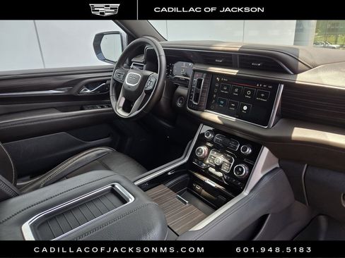 Used 2023 GMC Yukon XL Denali AWD/4WD image 23