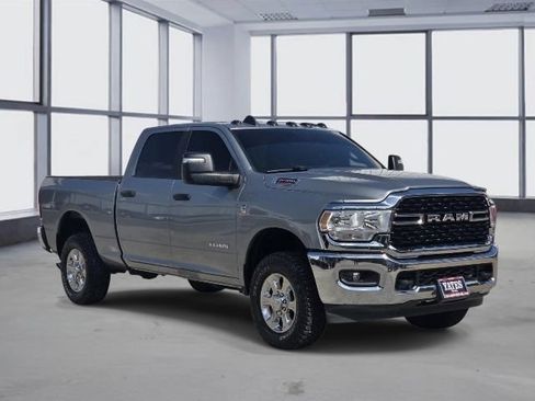 Used 2024 RAM 2500 Big Horn AWD/4WD image 3