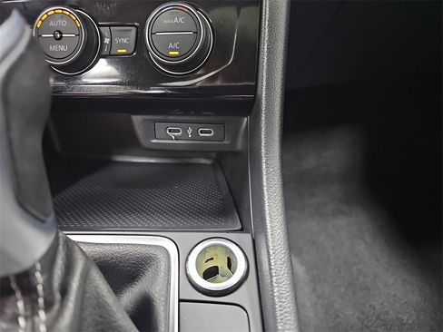 Used 2024 Volkswagen Jetta SE image 20