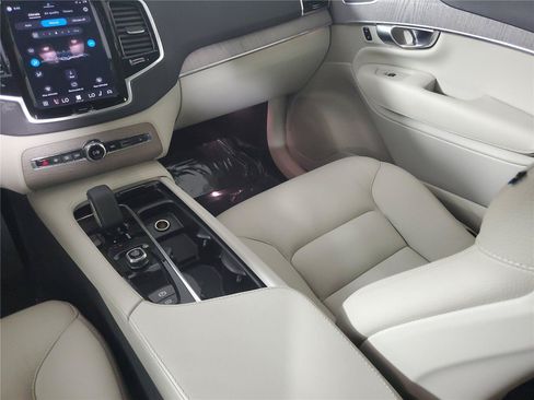 Certified 2025 Volvo XC90 B6 Plus w/ Protection Package Premier AWD/4WD image 17