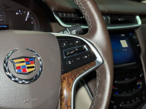 Used 2013 Cadillac XTS Luxury image 39