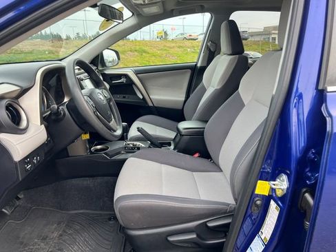 Used 2015 Toyota RAV4 XLE image 16