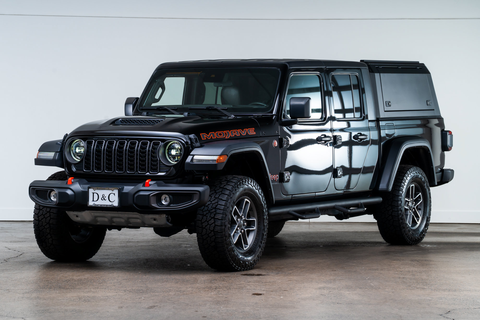 Used 2024 Jeep Gladiator Mojave w/ Convenience Group AWD/4WD image 4