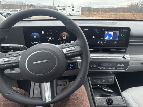 Used 2025 Hyundai Kona SEL image 28