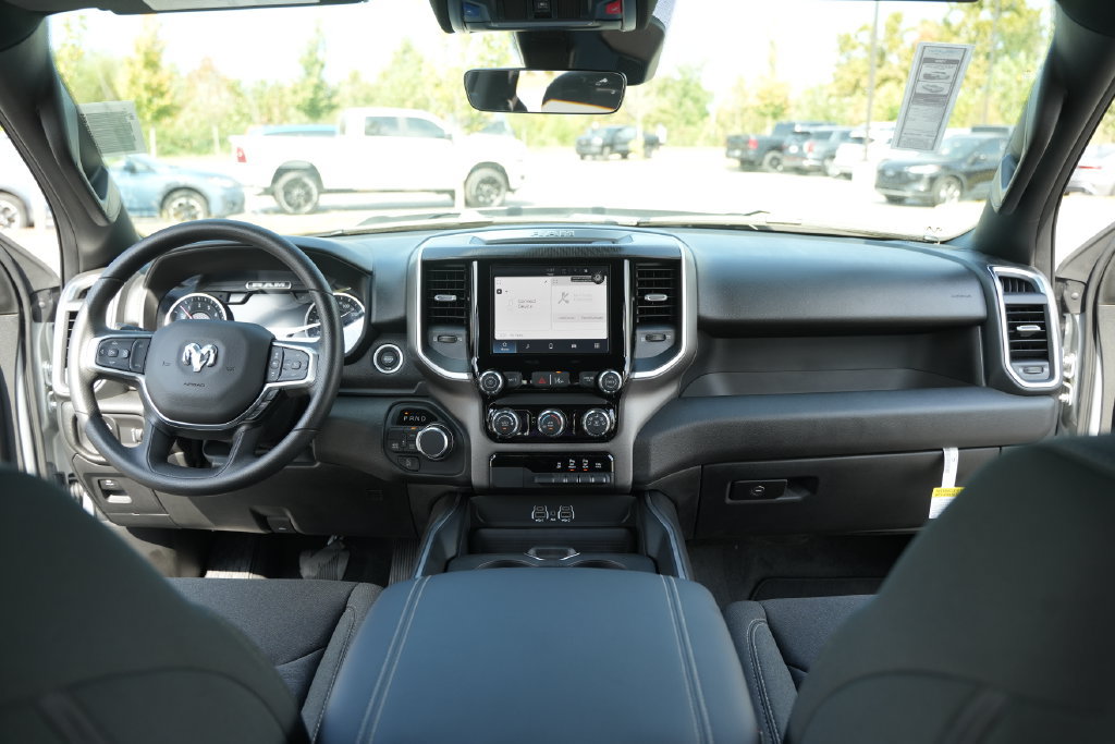 New 2026 RAM 1500 Express AWD/4WD image 22