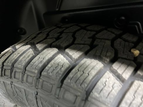 Used 2022 Jeep Wrangler Unlimited Sahara AWD/4WD image 43