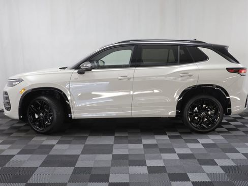 Used 2026 Volkswagen Tiguan SE R-Line AWD/4WD image 4